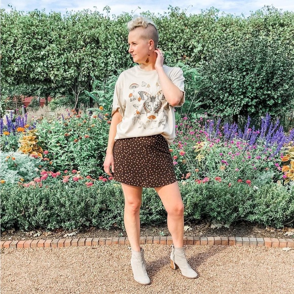 Garage Clothing Brown Mini Skirt with Pink Flowers - Picture 1 of 4